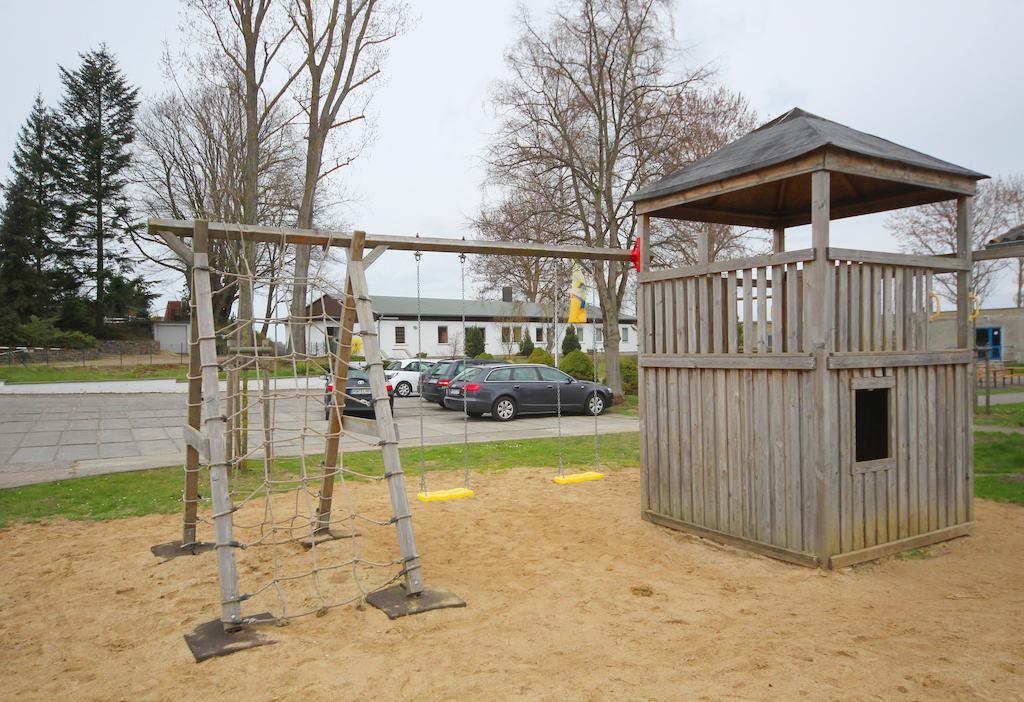 Djh Jugendherberge Stralsund Bagian luar foto